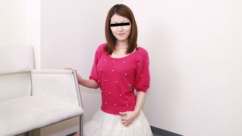 亲生女儿雾岛安娜在试衣间与服饰店员发生原始性行为 霧島あんな 10musume_081624_01