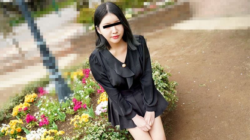 一面被抽插一面与男友通话的素人妹子！ 铃宫光 10musume_102823_01