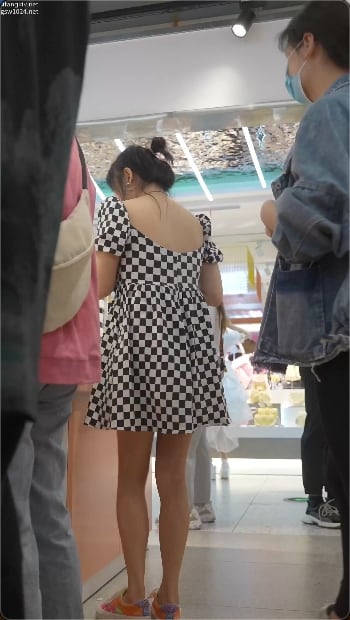 GJZ-144 偷拍抄底微胖美女